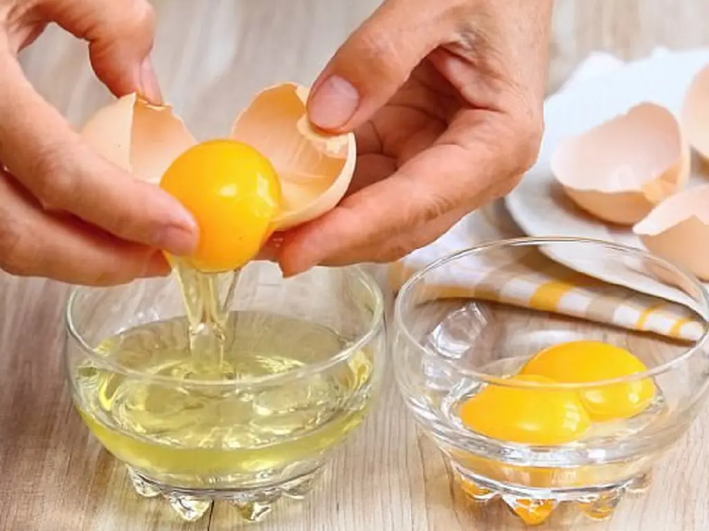 TRỨNG GÀ ÔNG MÃO